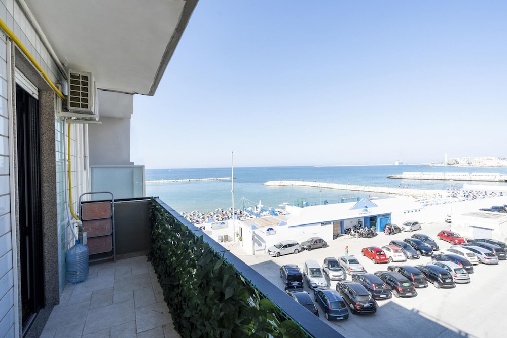 Casa Lungomare IX Maggio — 4-Star Luxury Hotel in Bari, Italy