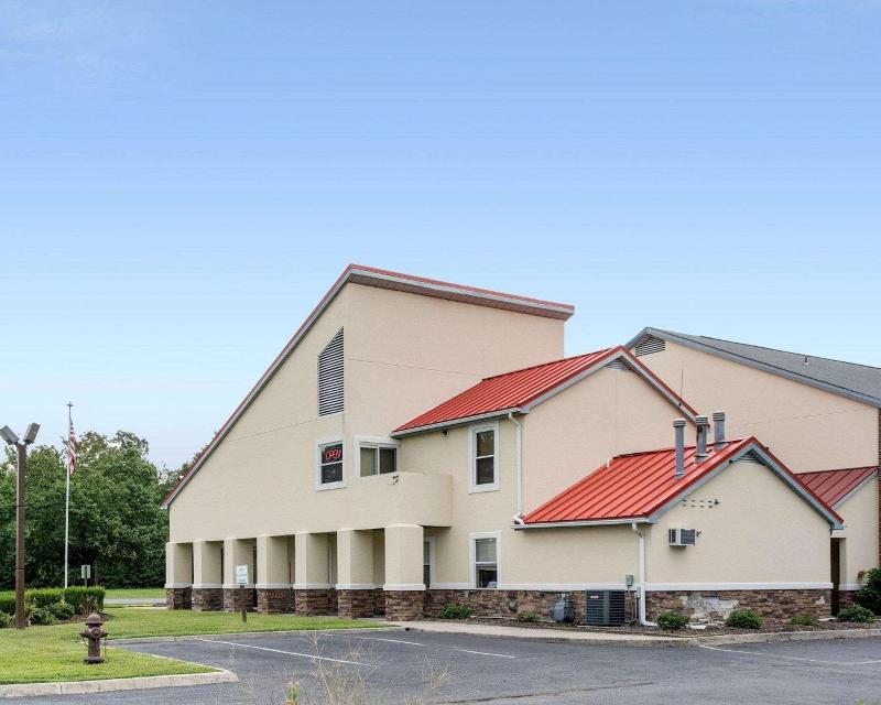 Stonewood Inn & Suites of Carrollton Smithfield - photo 2