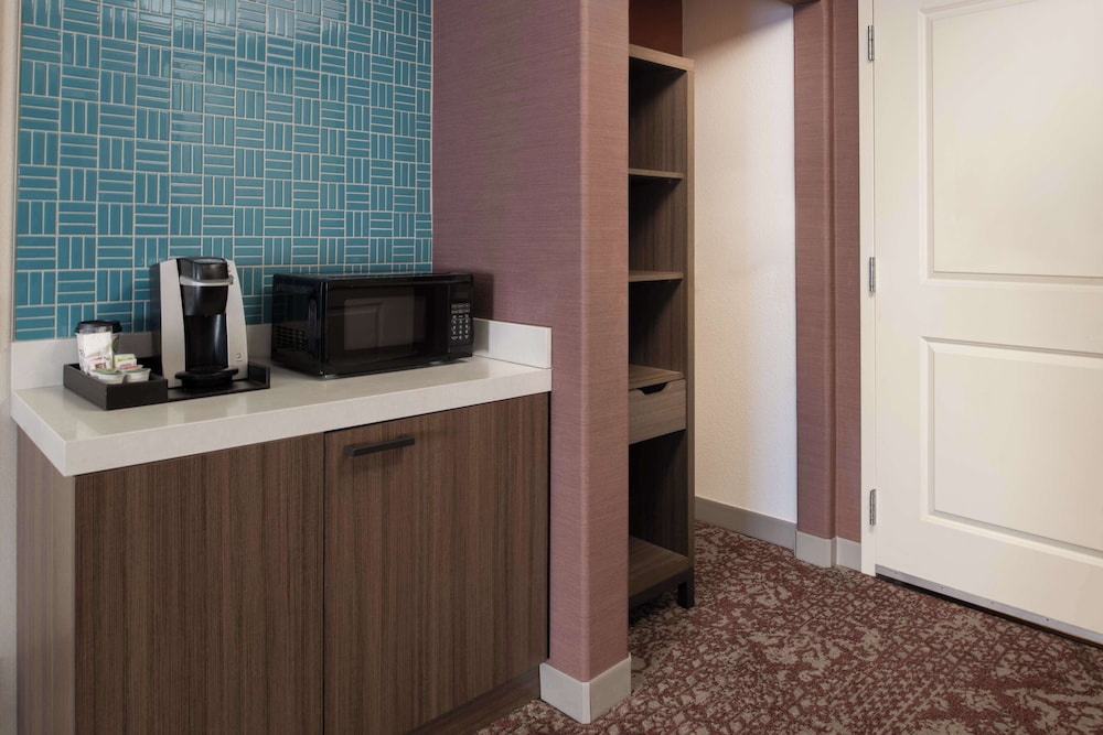 Hilton Garden Inn Fontana - photo 14