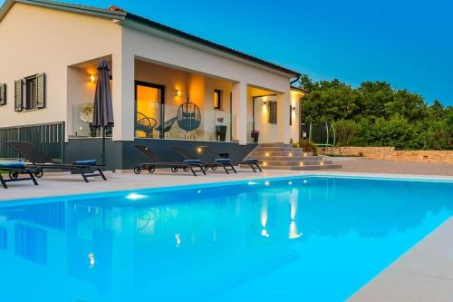 Villa AriEm by IstriaLux — 4-Star Luxury Hotel in Zminj, Croatia