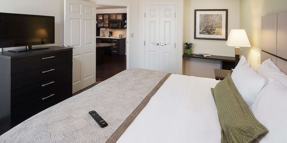 Candlewood Suites Wichita Airport by IHG - photo 5