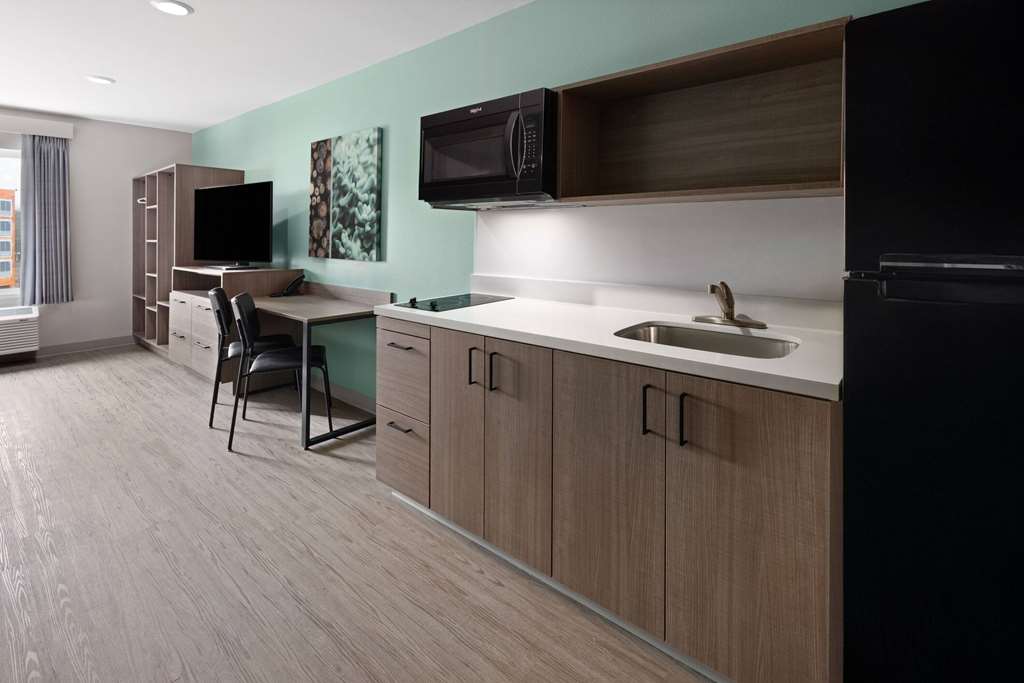 ECHO Suites Richmond West Extended Stay by Wyndham - photo 46