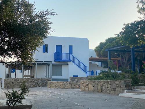 Smart Cozy 4 pers. apart. in Costa Ilios resort Myconos in Ornos, Greece