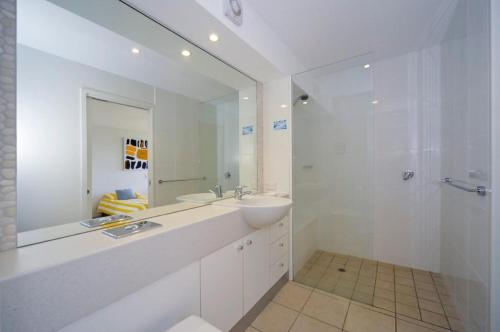 Oceanside 4 Bedrooms — Unknown City — photo 4