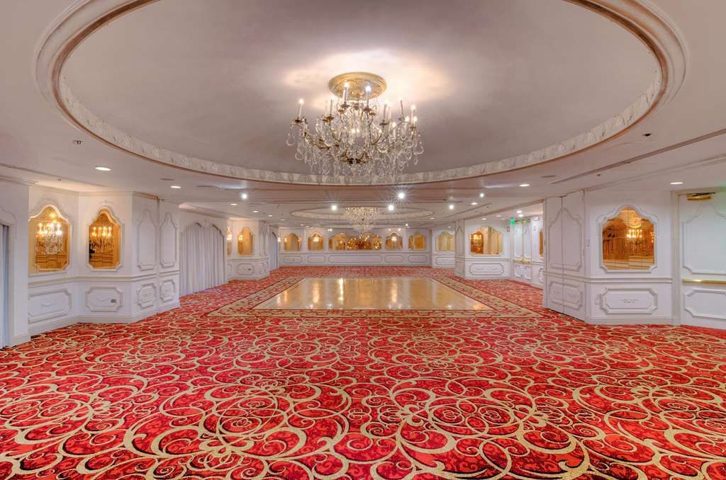 The Garden City Hotel - photo 28