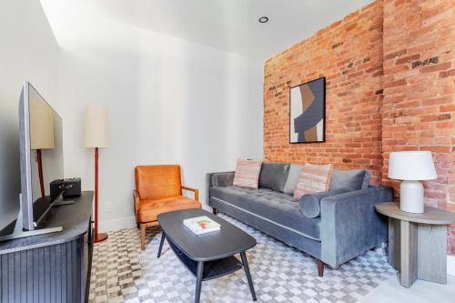 Blueground Nolita view nr Bowery NYC 1855 — 4-Star Luxury Hotel in New York City, United States