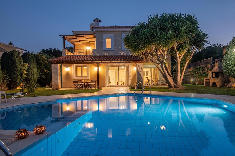 Villa Anemoni in Rethymno — 4-Star Luxury Hotel in Rethymno, Greece