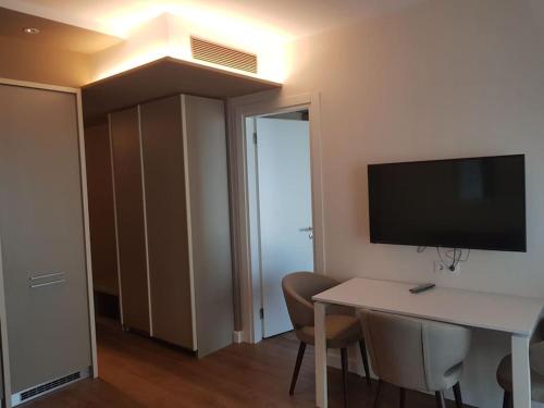Seaview Apartments