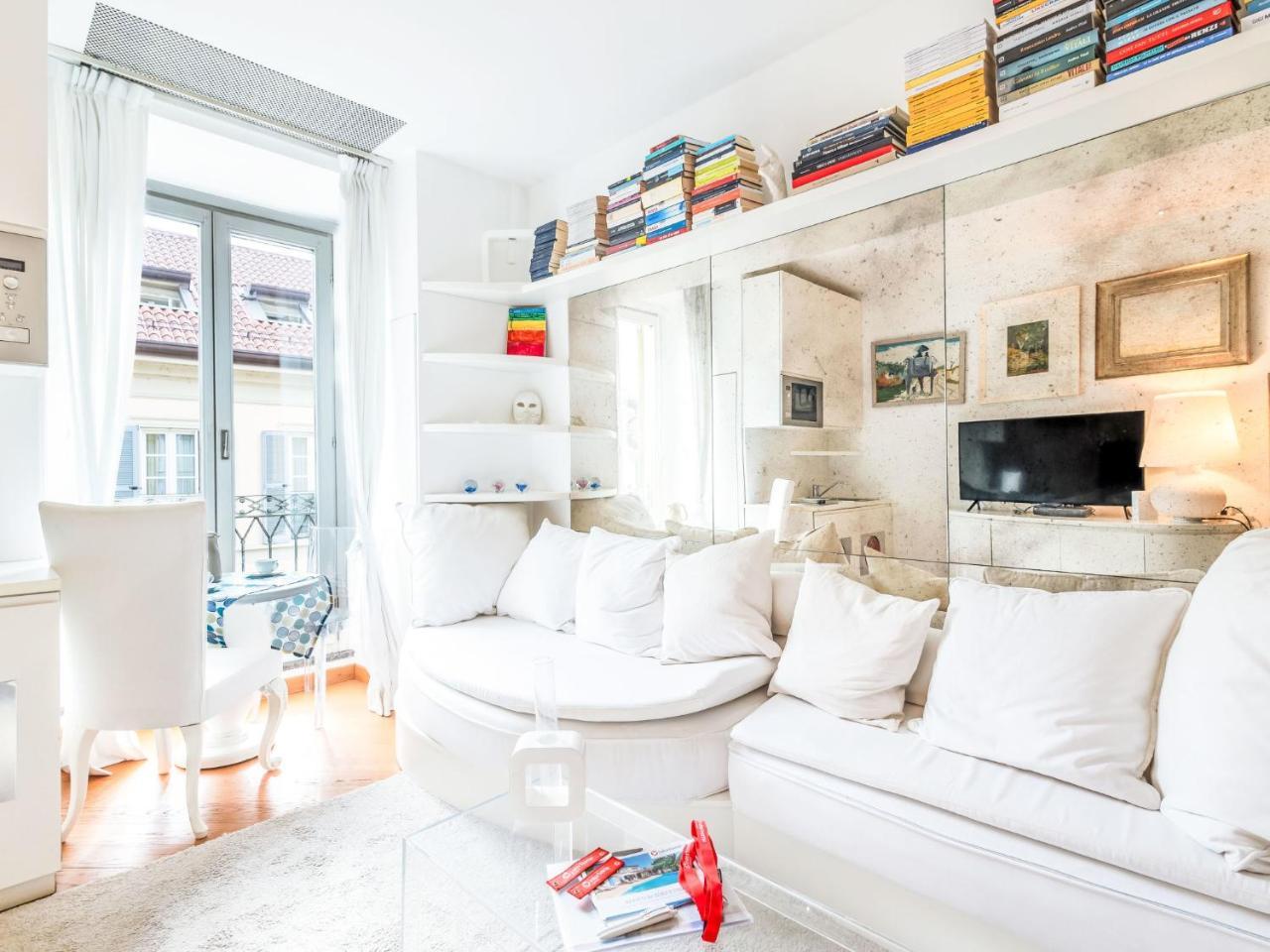 Studio Sant' Andrea Fashion Suite by Interhome — 4-Star Luxury Hotel in Milan, Italy