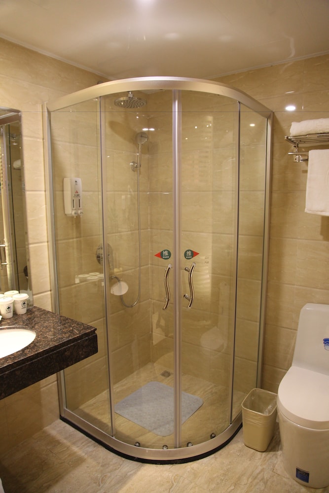GreenTree Inn Shantou Jinping District Hulushi Business Htl - carbon neutral hotel in Chaozhou