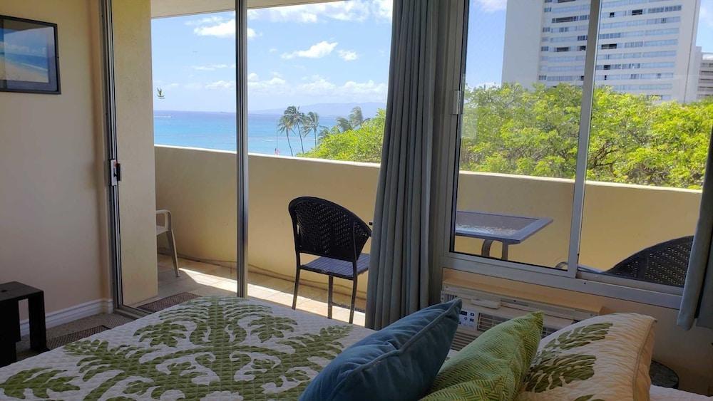 Diamond Head Beach Hotel 805 - photo 25
