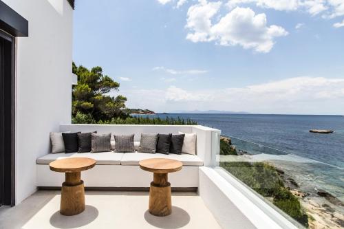 Greece Dream Holidays Villas 1 — 4-Star Luxury Hotel in Vouliagmeni, Greece