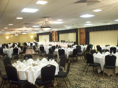 Holiday Inn Buffalo International Airport