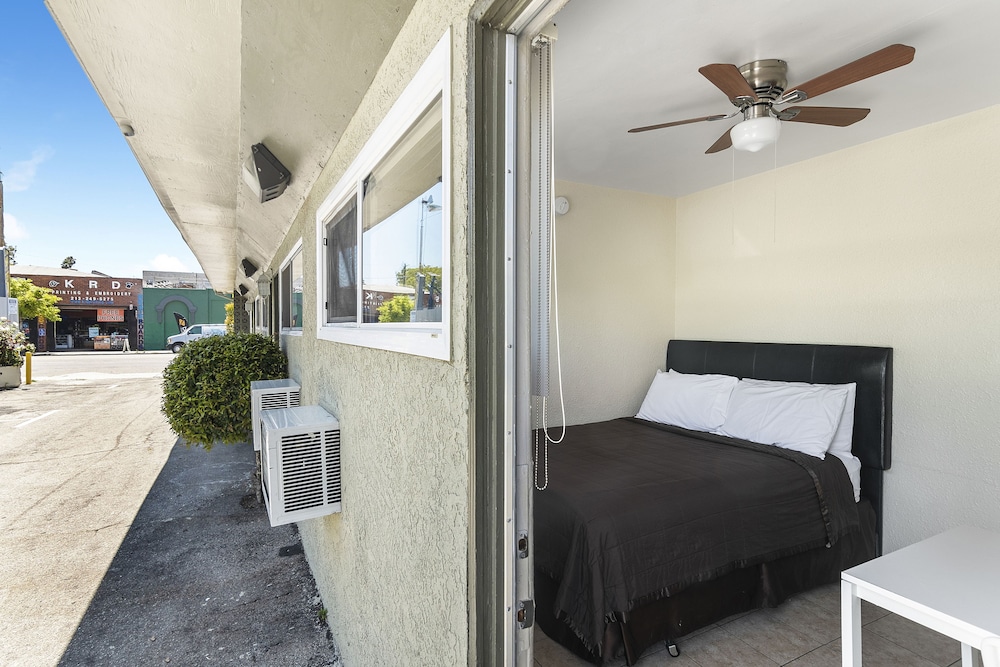 LA Ramona Motel - photo 48