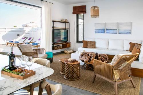 Chris Le Mare Gold Luxury Villa