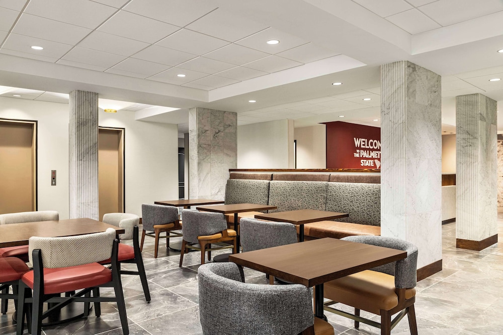 Hampton Inn Columbia Downtown Historic District - photo 23