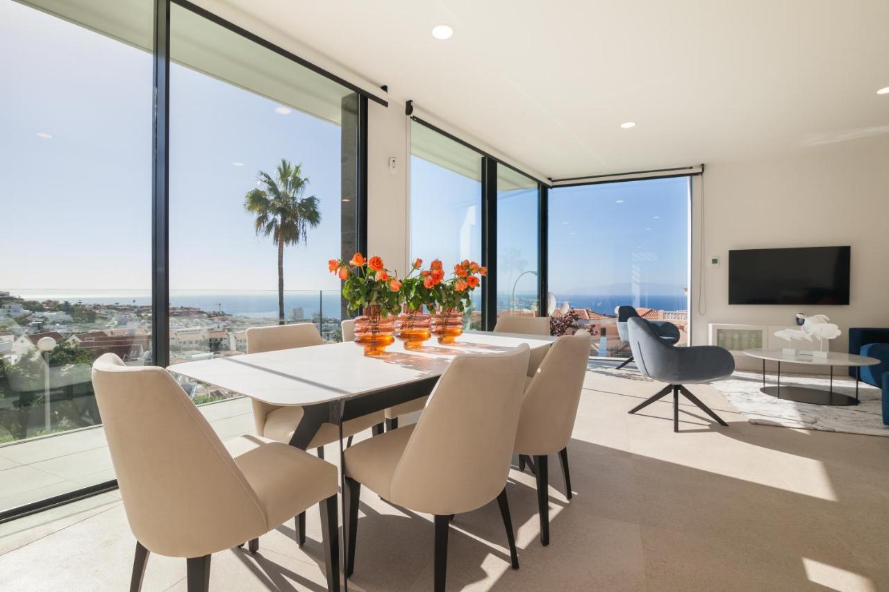 200m NEW Villa E with priv heated pool ocean view. — 4-Star Luxury Hotel in Adeje, Spain