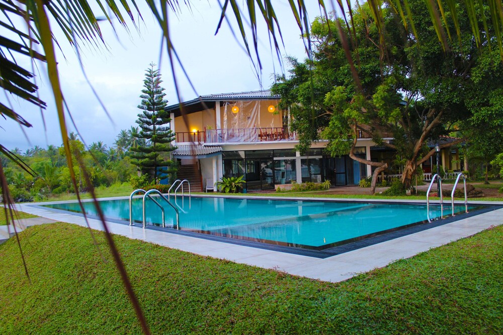 Nico Lagoon Hotel - last minute hotel in Negombo