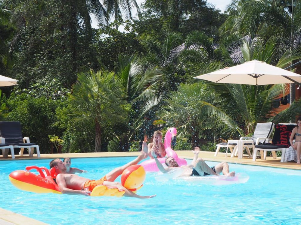 Peaceful Resort - last minute hotel in Ko Lanta