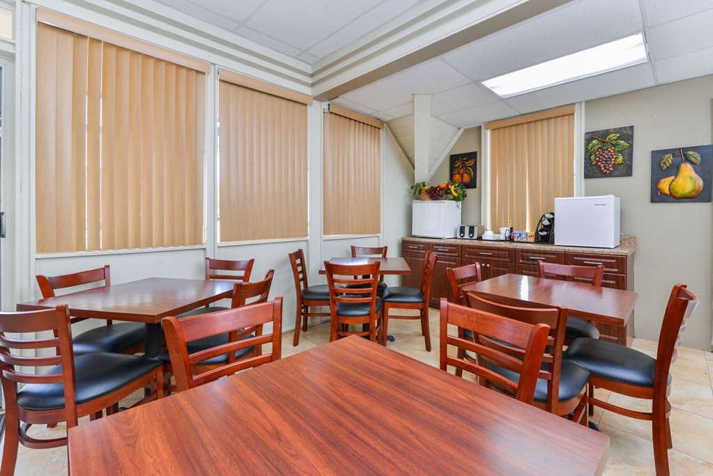 Americas Best Value Inn Sarasota Downtown - photo 31