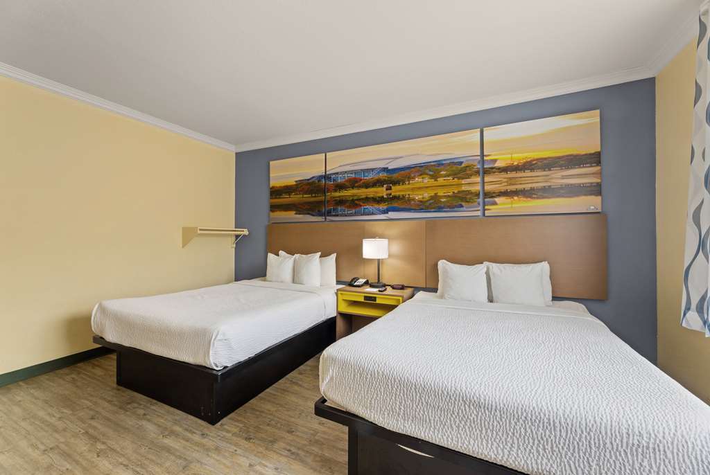 Days Inn & Suites by Wyndham Euless DFW Airport South - photo 41