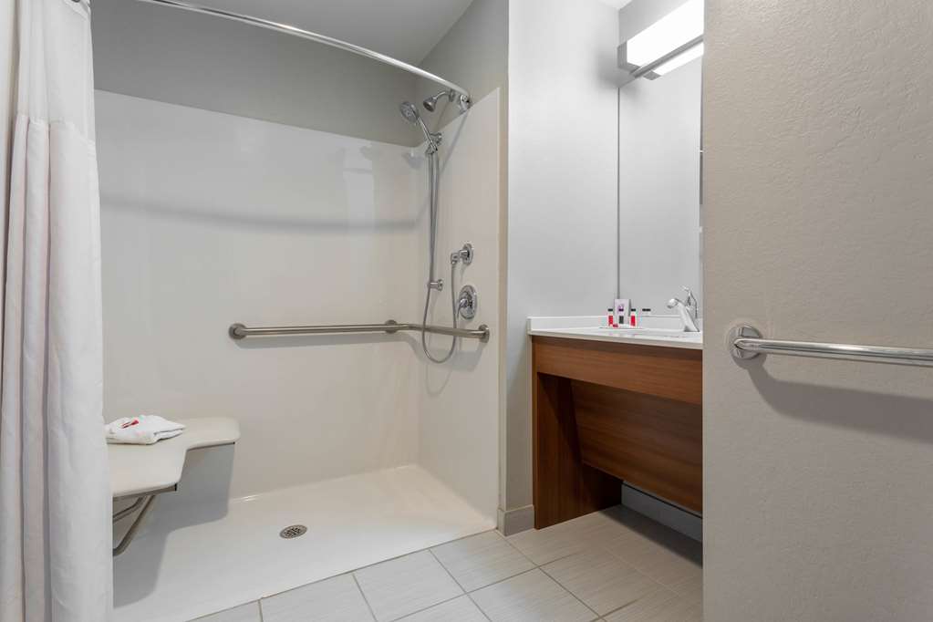 Microtel Inn & Suites by Wyndham Niagara Falls - photo 10