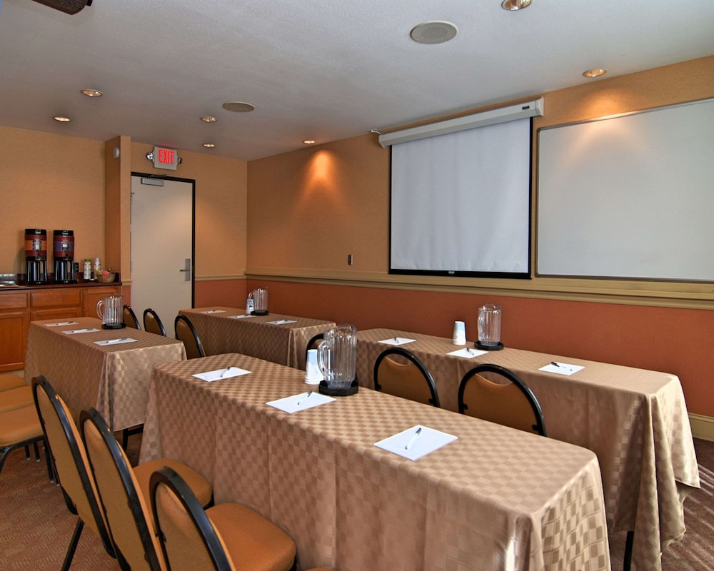 Hampton Inn & Suites Mountain View - photo 50