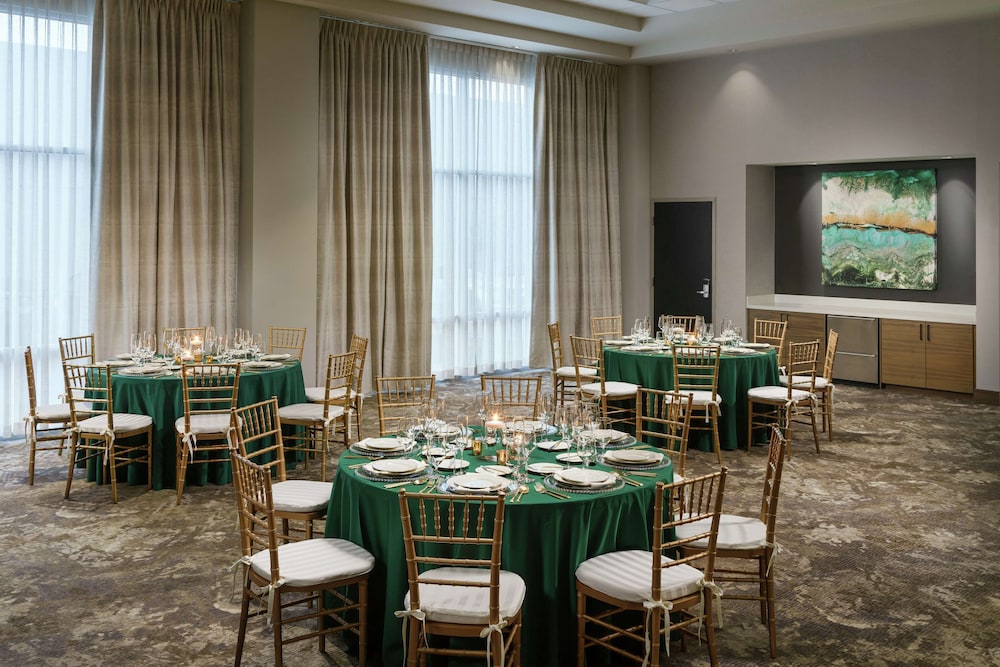 Hilton Garden Inn Sunnyvale - photo 34