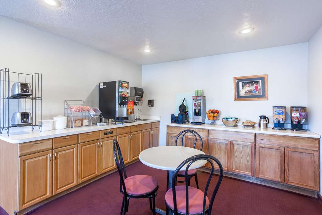 Super 8 by Wyndham Blackfoot - photo 14