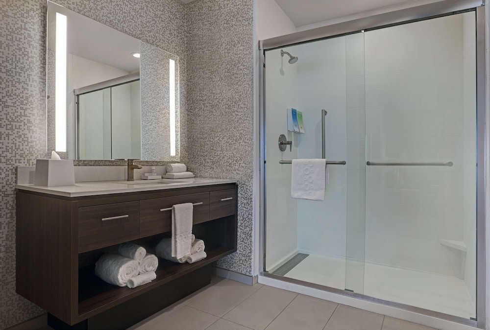Home2 Suites by Hilton Tracy - photo 25