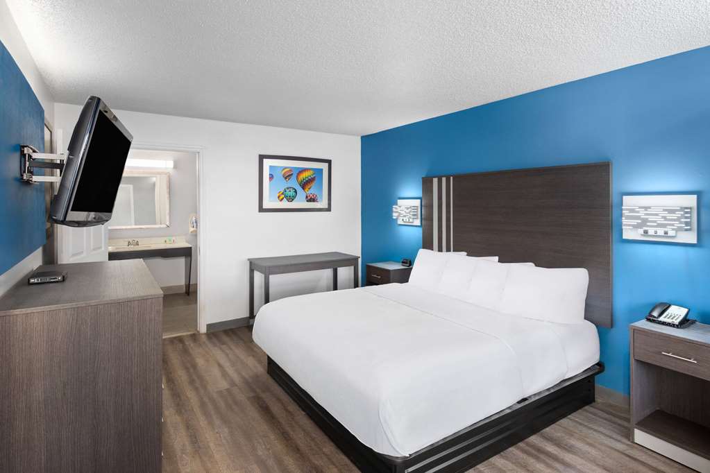 Baymont by Wyndham Selma - photo 17