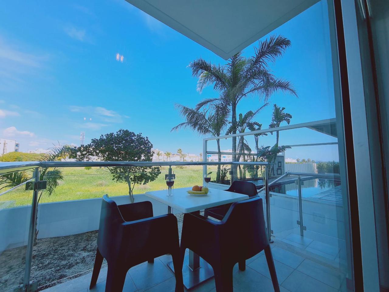 Coralli Privileges Apt