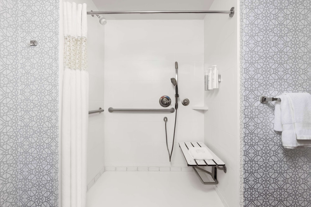 Hampton Inn & Suites Douglas - photo 21