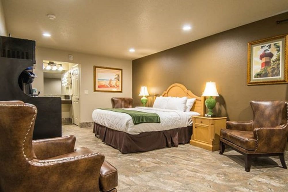 The Gator Den Motel — hotel in Dunnellon