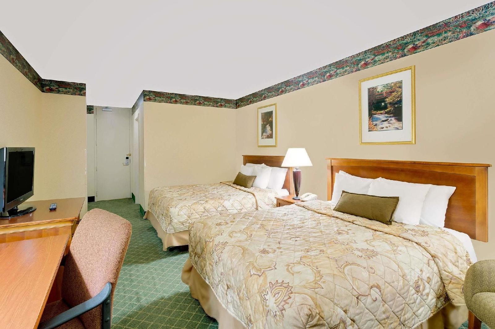 Ramada Mitchell Hotel and Conference Center - photo 4