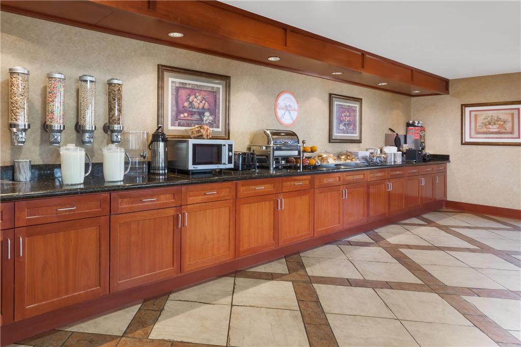 Howard Johnson by Wyndham Evansville East - photo 26