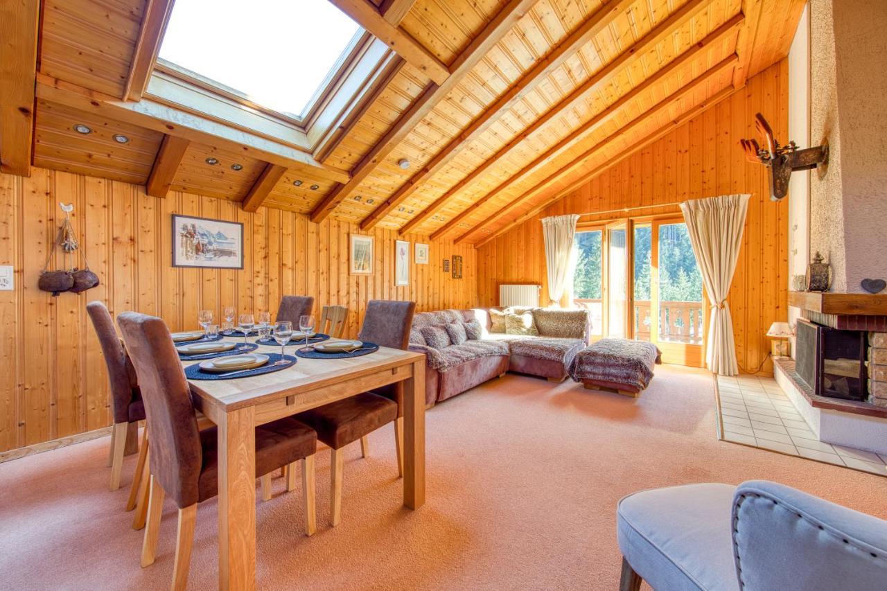 Moulins 8 skylights and chimney — 4-Star Luxury Hotel in Champery, Switzerland