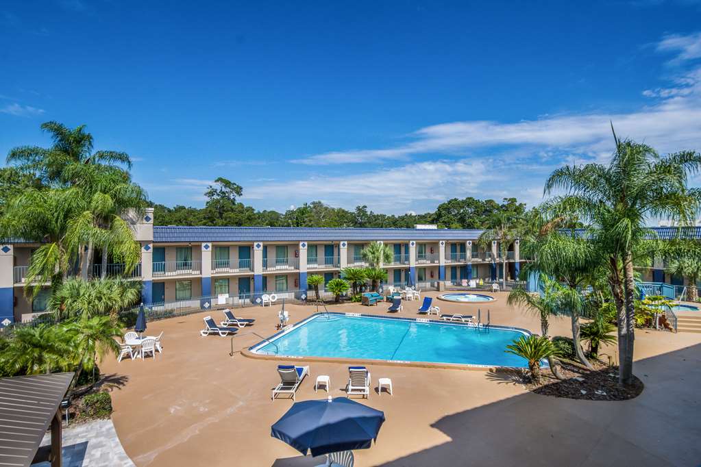 Clarion Inn & Suites Central Clearwater Beach - photo 62