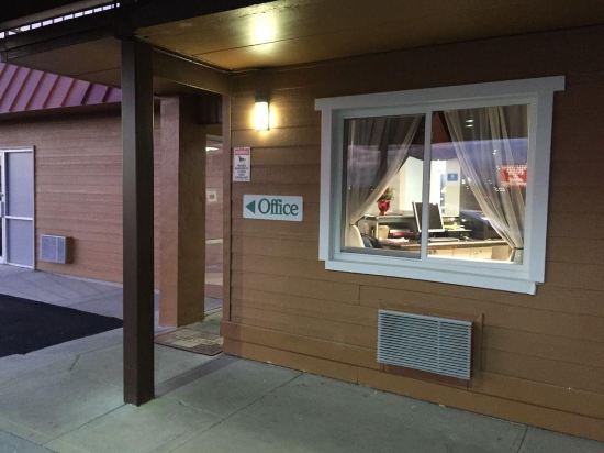 Red Coach Inn & Suites - photo 15