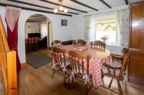 Thorn cottage — 4-Star Luxury Hotel in Fishguard, United Kingdom