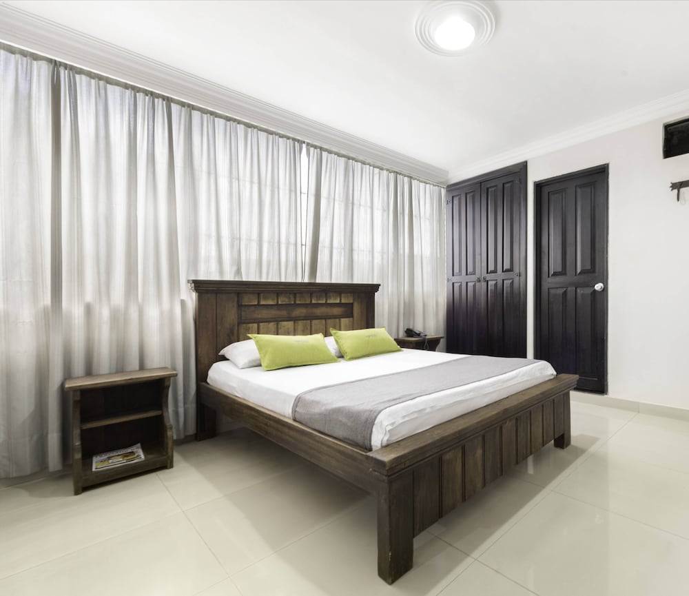 Ayenda 1120 Comercial in Pereira, Colombia