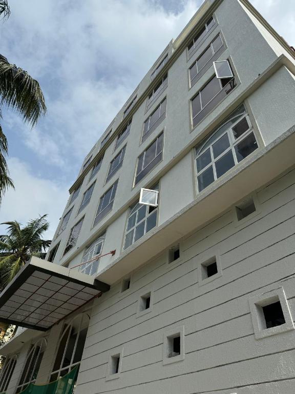 Hotel Mumbai House Mindspace Malad