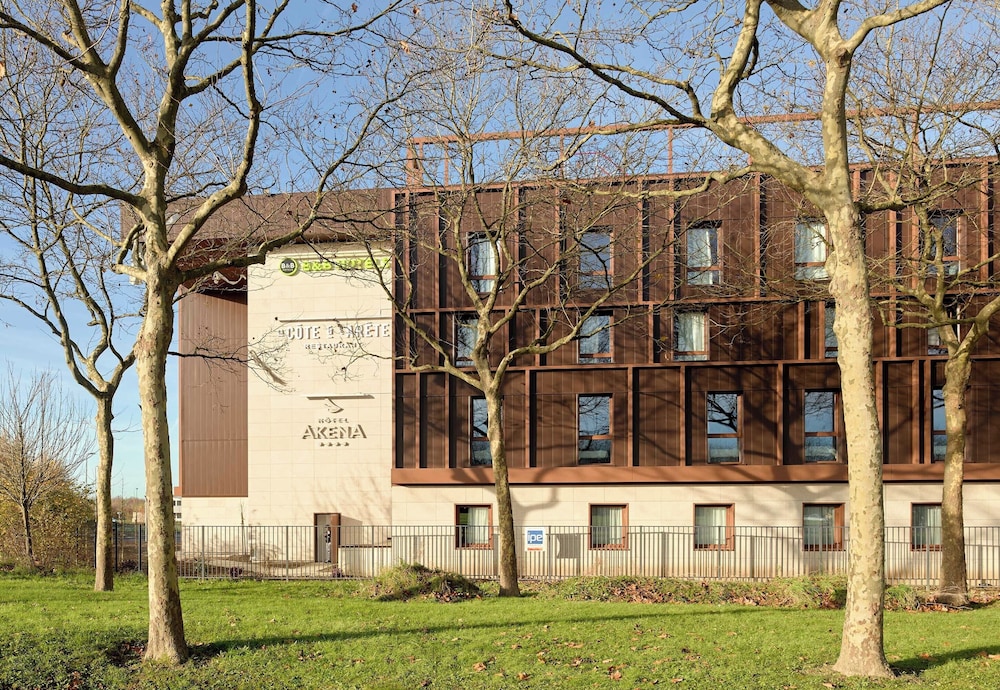 B&B Hotel Marne La Vallée Val D’Europe in Serris, France