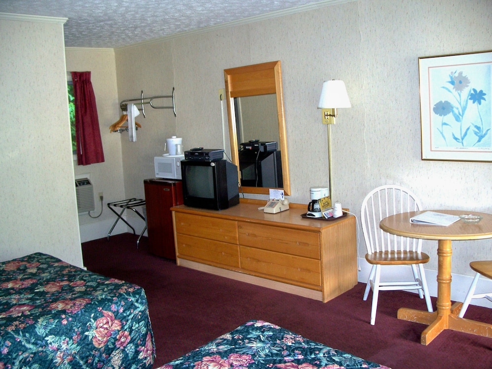 Castlewood Inn - photo 9