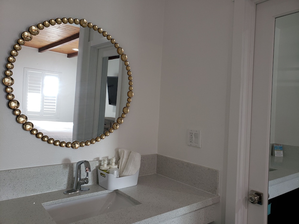 Calafia Inn - photo 24