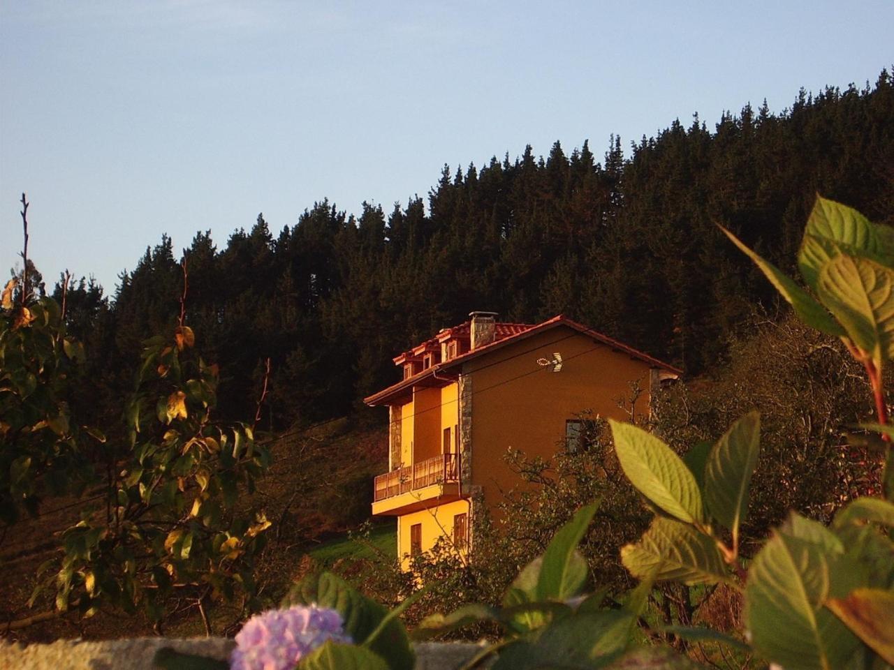 Alojamientos Rurales Peña Crespa — 4-Star Luxury Hotel in Villaviciosa, Spain