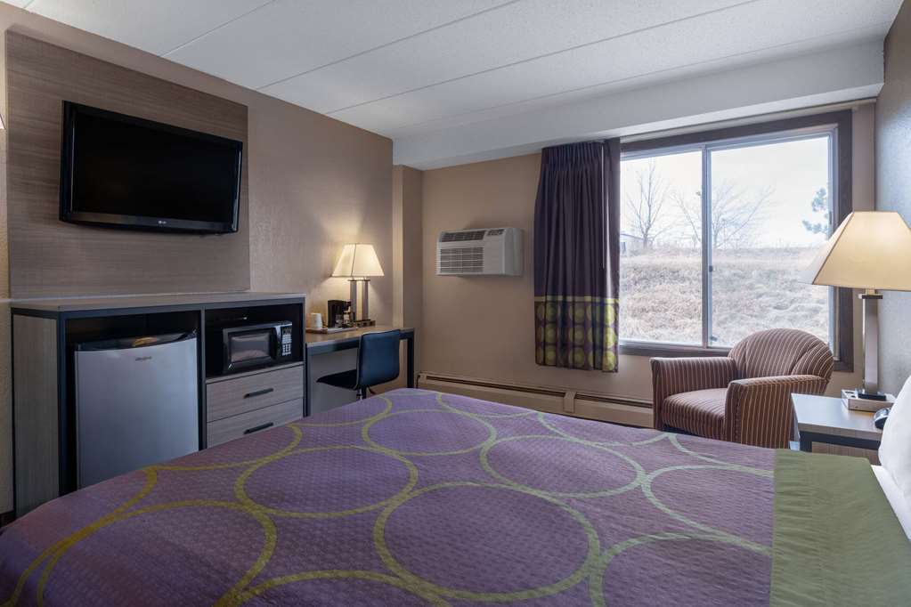 Super 8 by Wyndham Owatonna - photo 12
