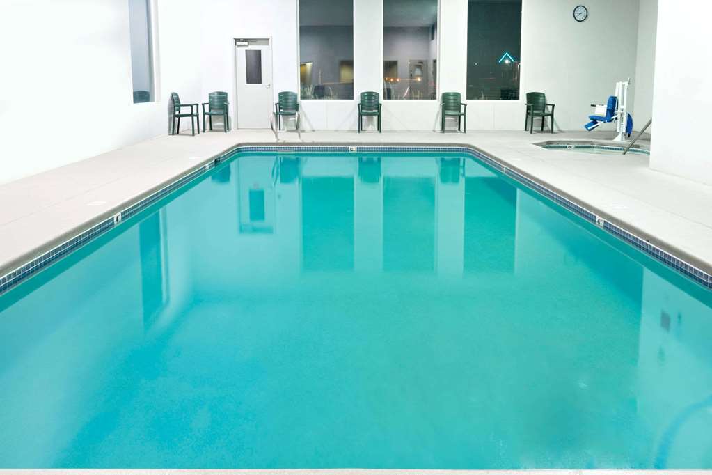 Super 8 by Wyndham Redmond - photo 4