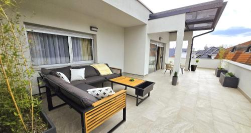 Penthouse Sanchi Bossa Residence Zagreb with parking — 4-Star Luxury Hotel in Zagreb, Croatia