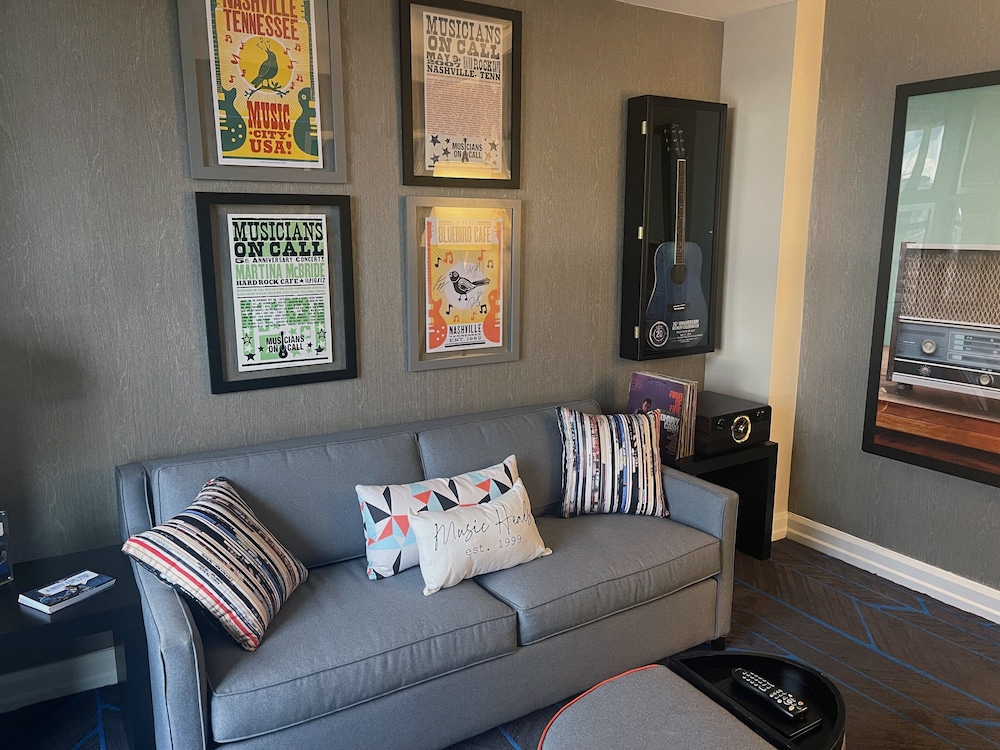 Hutton Hotel - photo 21